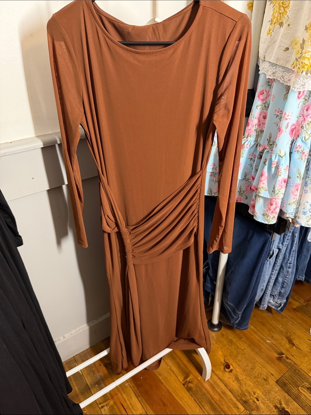 Women's Long Sleeve Ruched Waist Dress - Rust